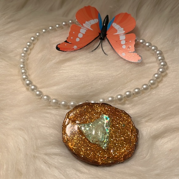 Faux Pearls & Stretchy One of a Kind Rare Unique Handmde Charm Necklace - Picture 12 of 17